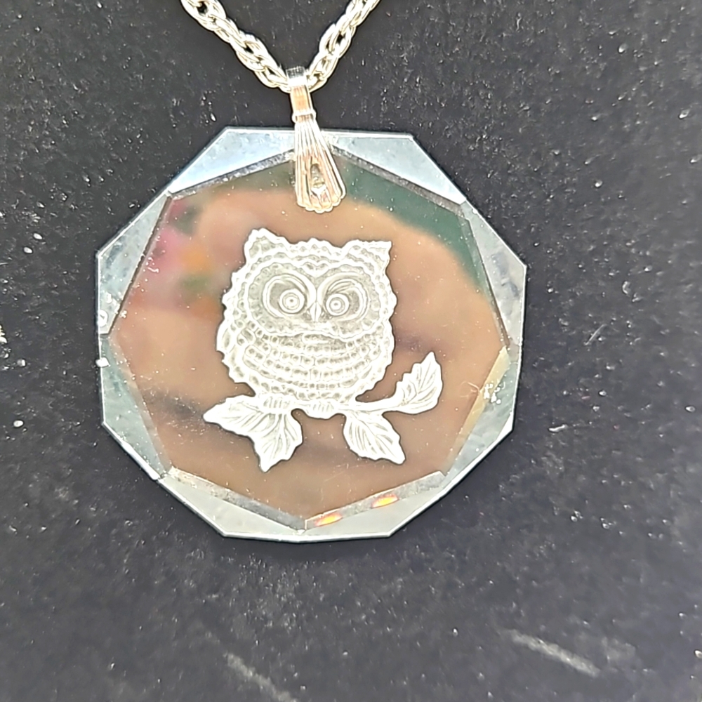 HALLMARK glass owl pendant necklace